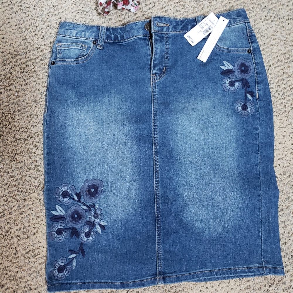 Dress Barn skirt denim blue jean  NWT
